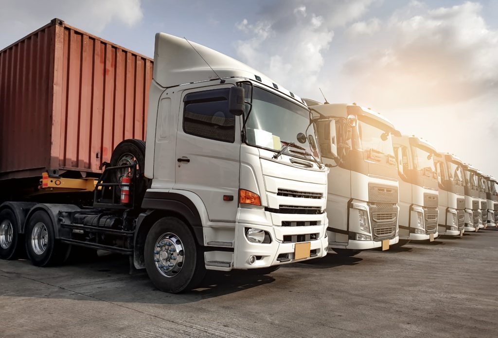 LKW Ankauf: LKW auf einem Parkplatz